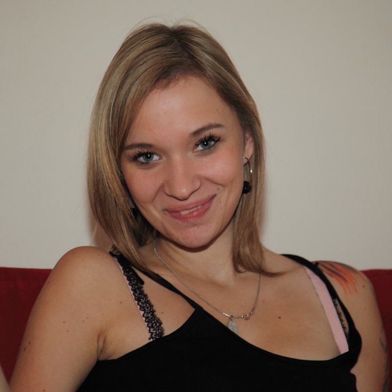 Octavia 34 Escorts Wray