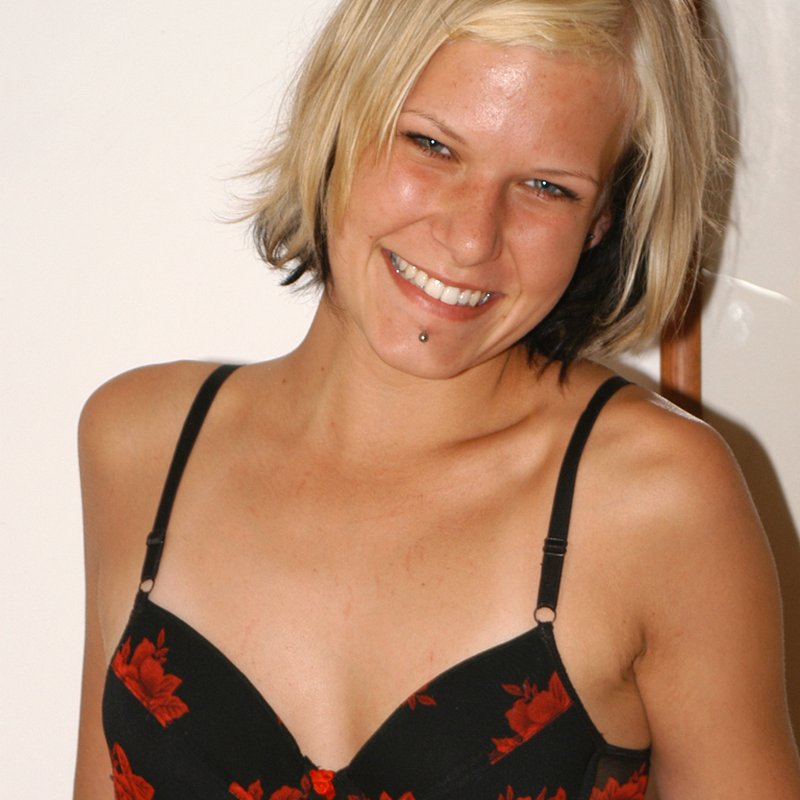 Charity 35 Escort girl Suman