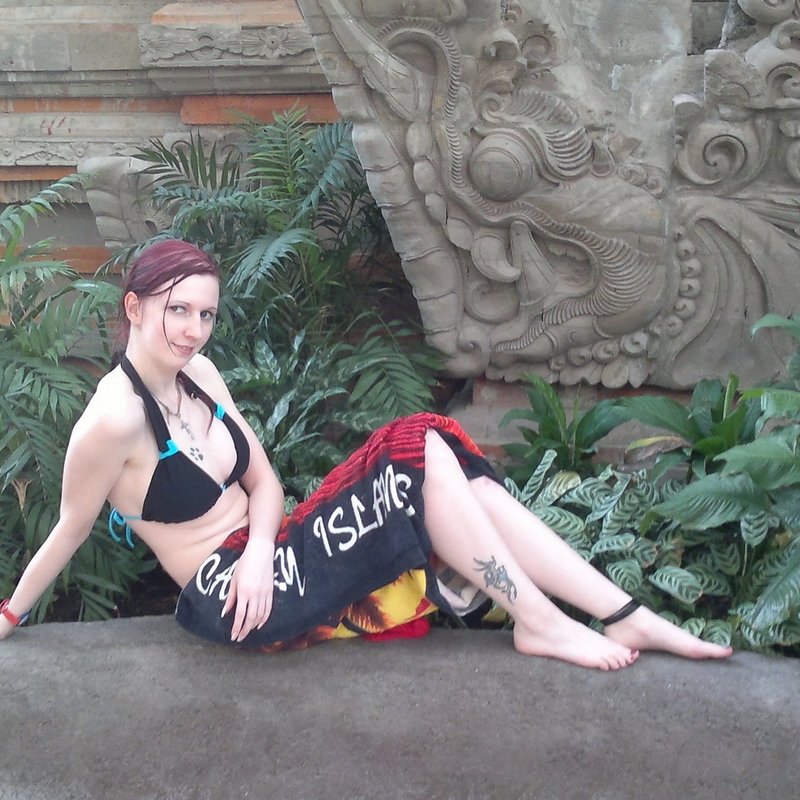 Rylee 34 Escort Thomas Town