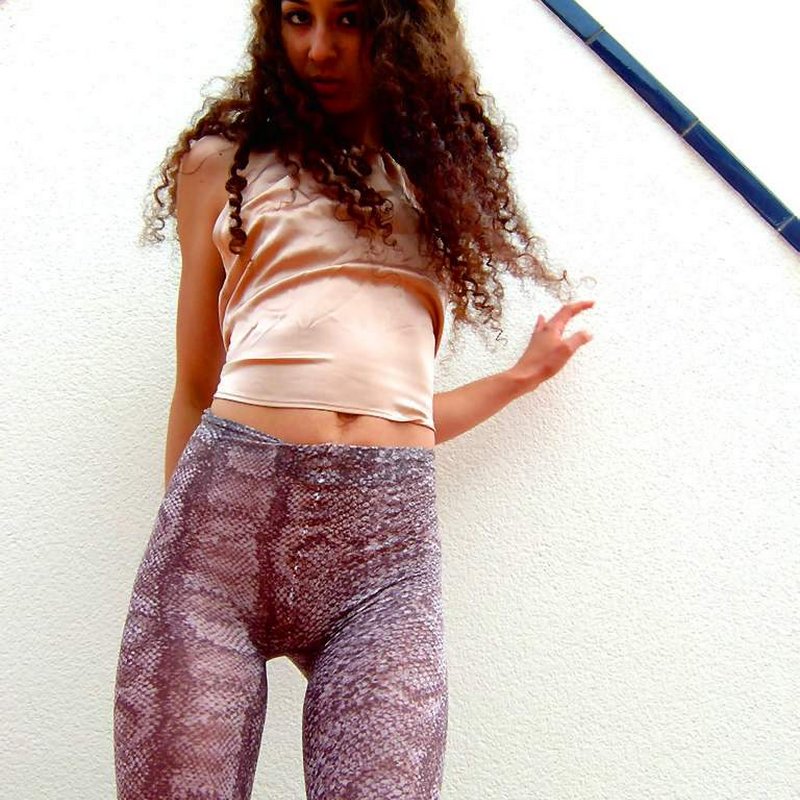 Hazel 25 Escort Central