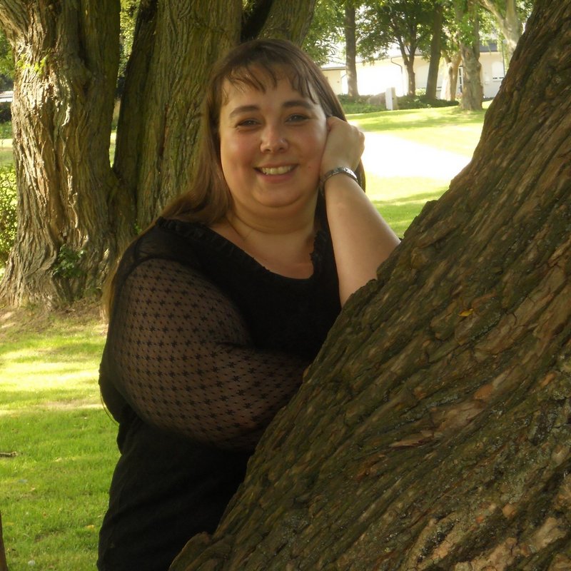 Liana 22 Escort Cahoon Hollow